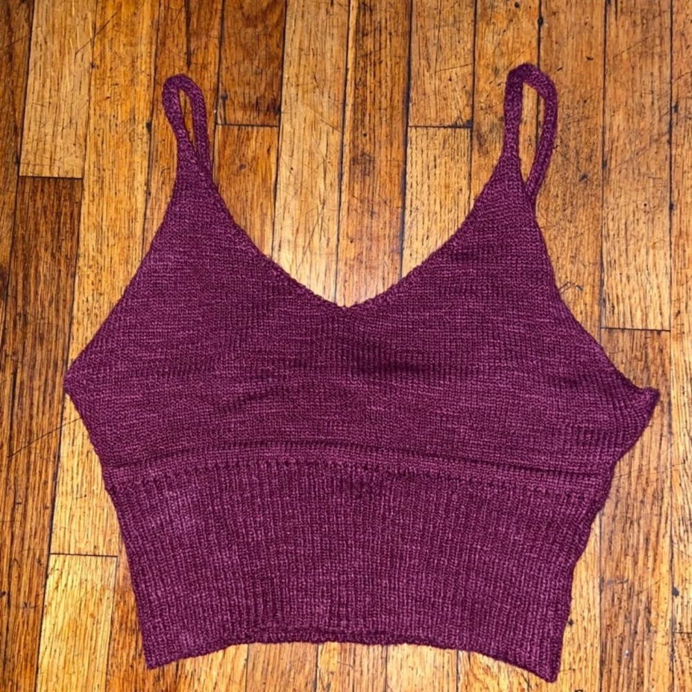 Women’s Crop Top Size Small